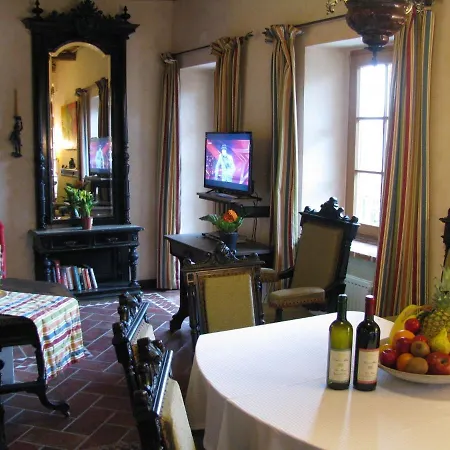 Сasa de vacaciones Mansion In Langhe With Pool And Winery Charm *