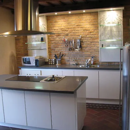 Mansion In Langhe With Pool And Winery Charm Сasa de vacaciones *
