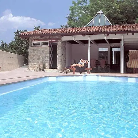 Mansion In Langhe With Pool And Winery Charm Сasa de vacaciones