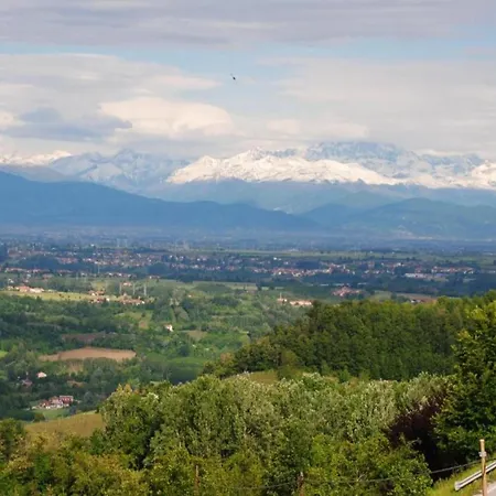 Сasa de vacaciones Mansion In Langhe With Pool And Winery Charm Bastia Mondovì